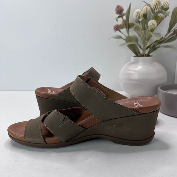 Dansko Aubree Leather Strappy Wedge Buckle Green Women 10. 5/EU41 NWD FLAW - Picture 7 of 12